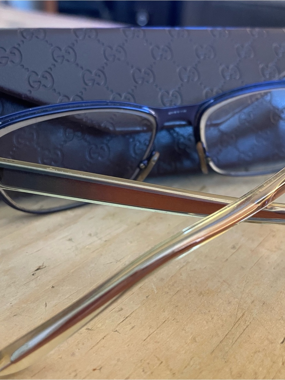 Gucci Clear/Gold Slim Eyeglass Temples - Picture 3 of 4
